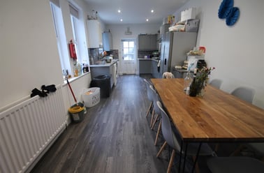 Devonshire Place, Jesmond, Newcastle - Image 3